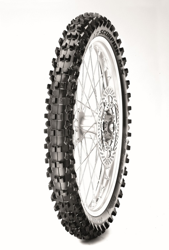 Pneu PIRELLI SCORPION MX32 MID SOFT (F) 80/100-14 40M NHS TT